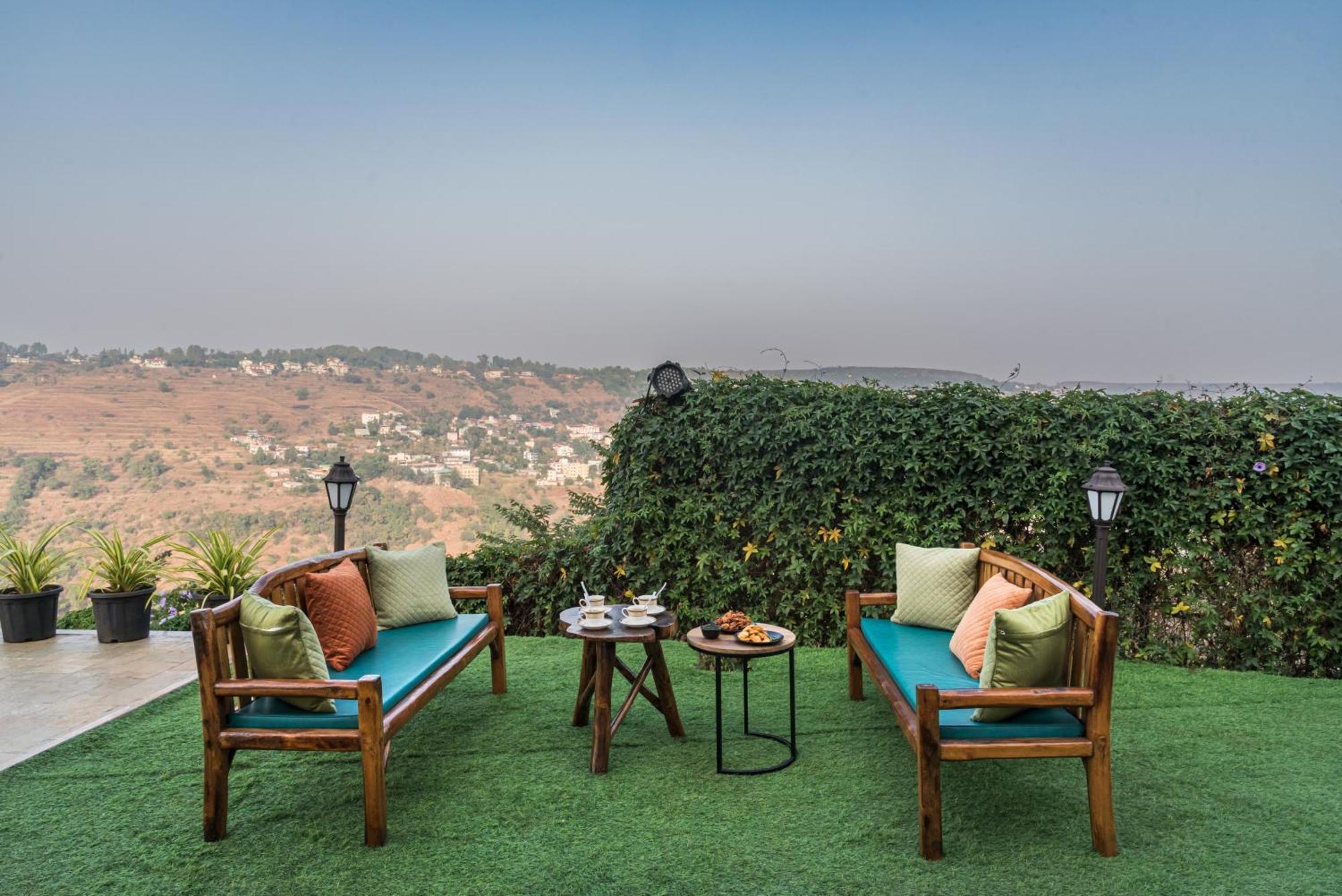 Saffronstays A Vantage, Panchgani - A Pyramid Shaped Unique Luxury Villa With Infinity Valley Views Exterior photo